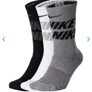 nike dri fit fly rise crew socks